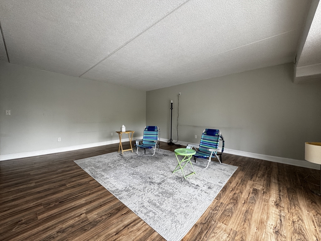 159 Main St 27C