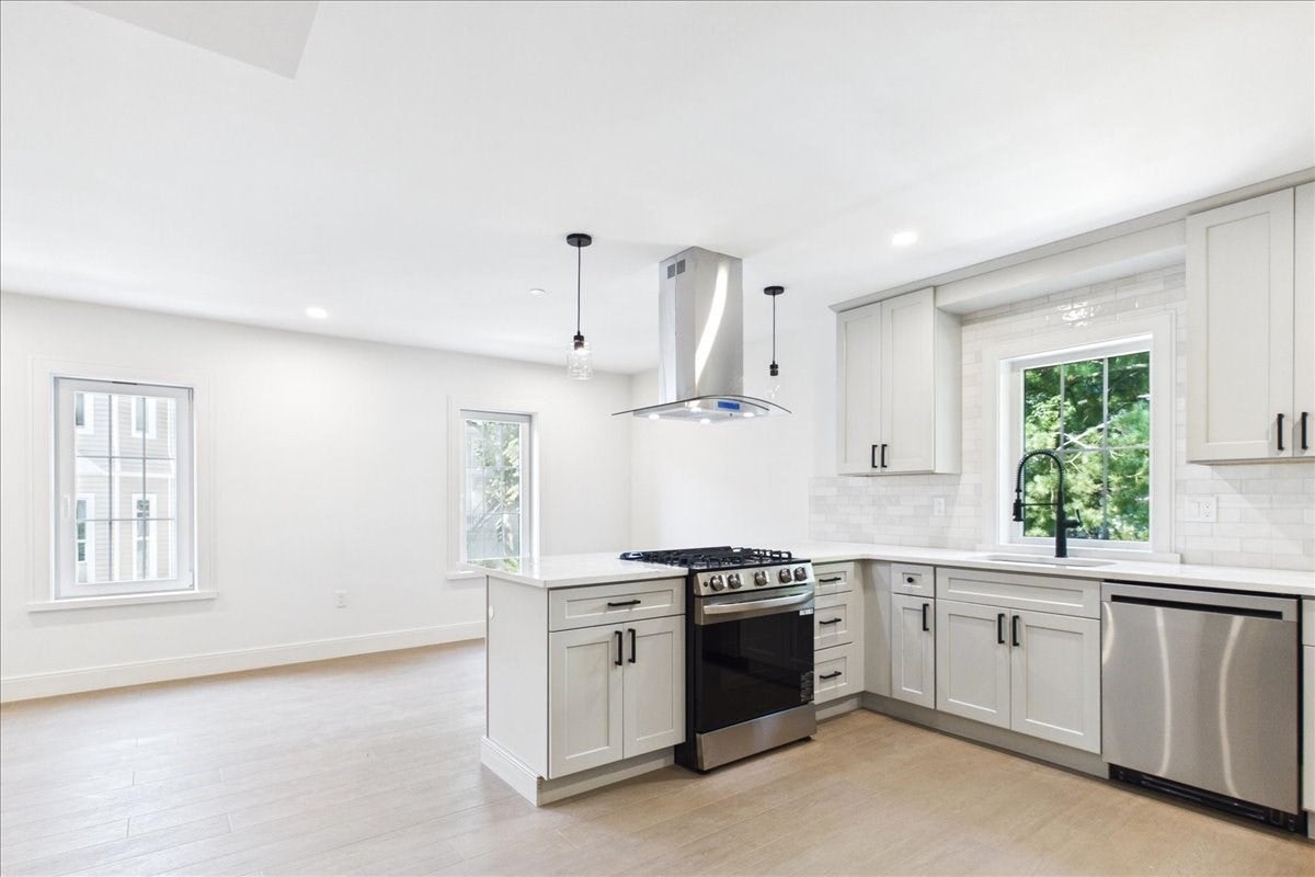 305 Chestnut Ave #4, Boston, MA, 305 Chestnut Ave #4, Boston, MA Photo #11