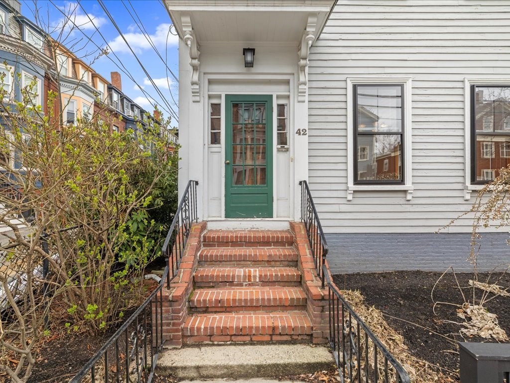 42 Essex Street