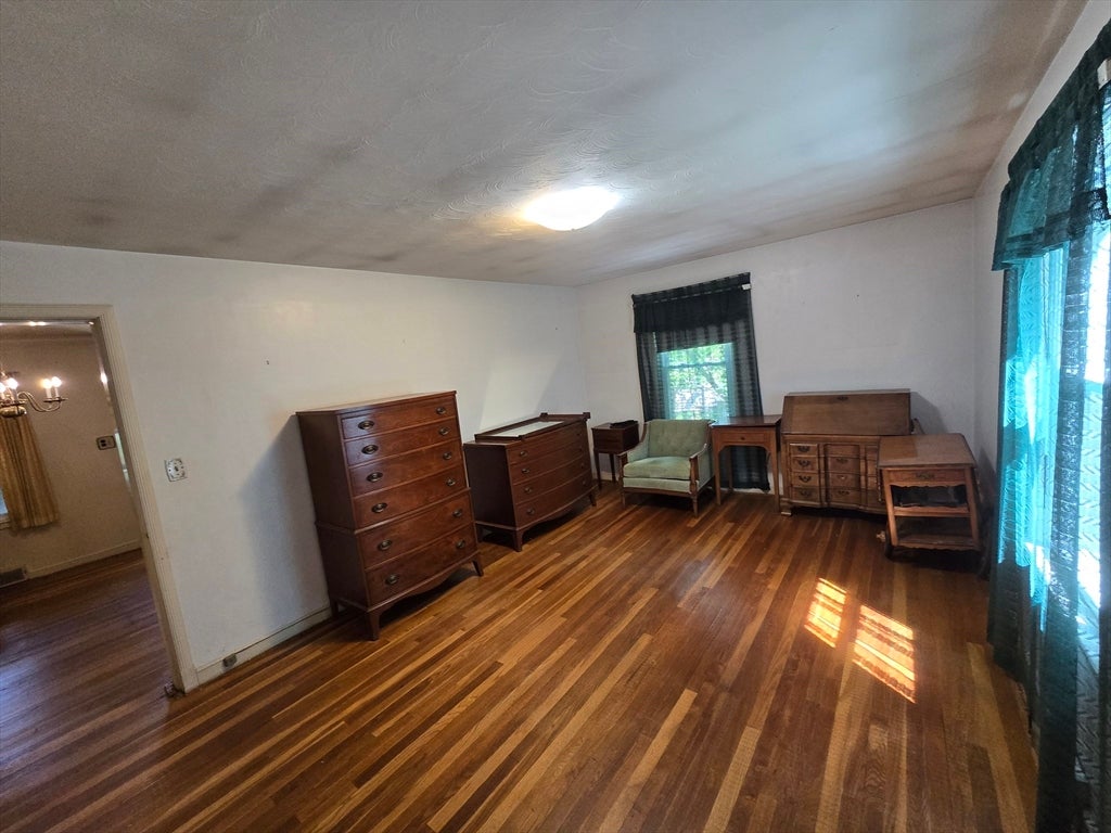 43 Zenith Dr