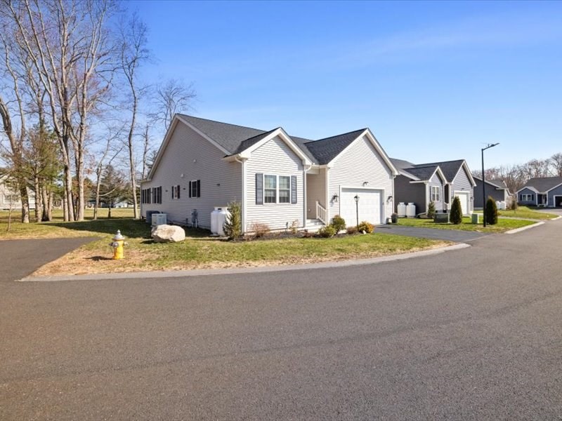 20 Country Club Blvd 20
