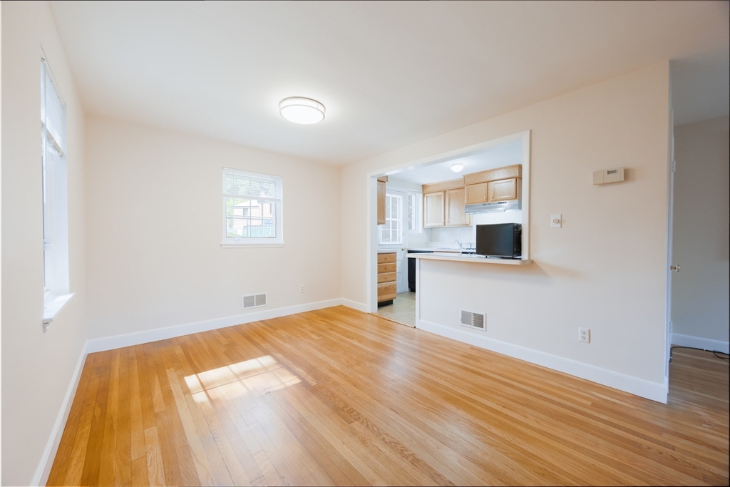 356 Lexington St 356