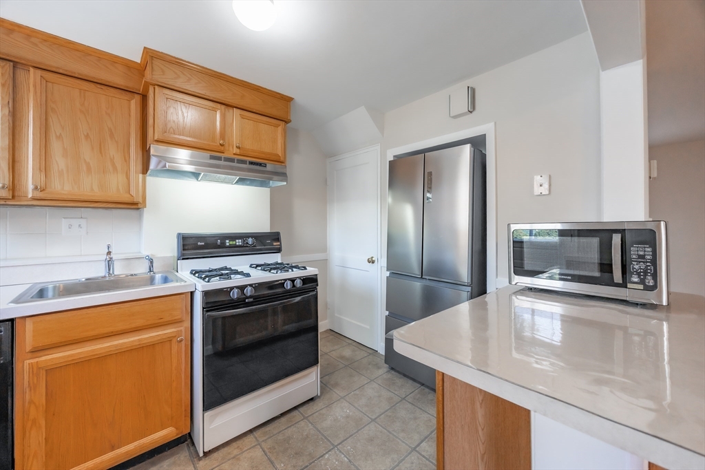356 Lexington St 356