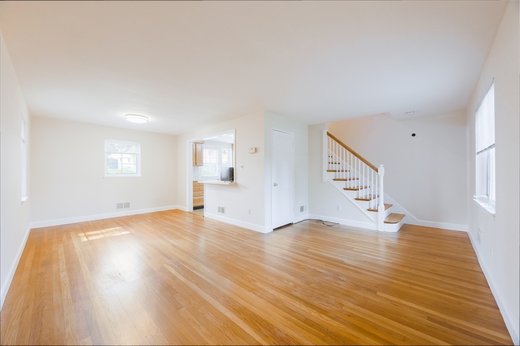 356 Lexington St 356