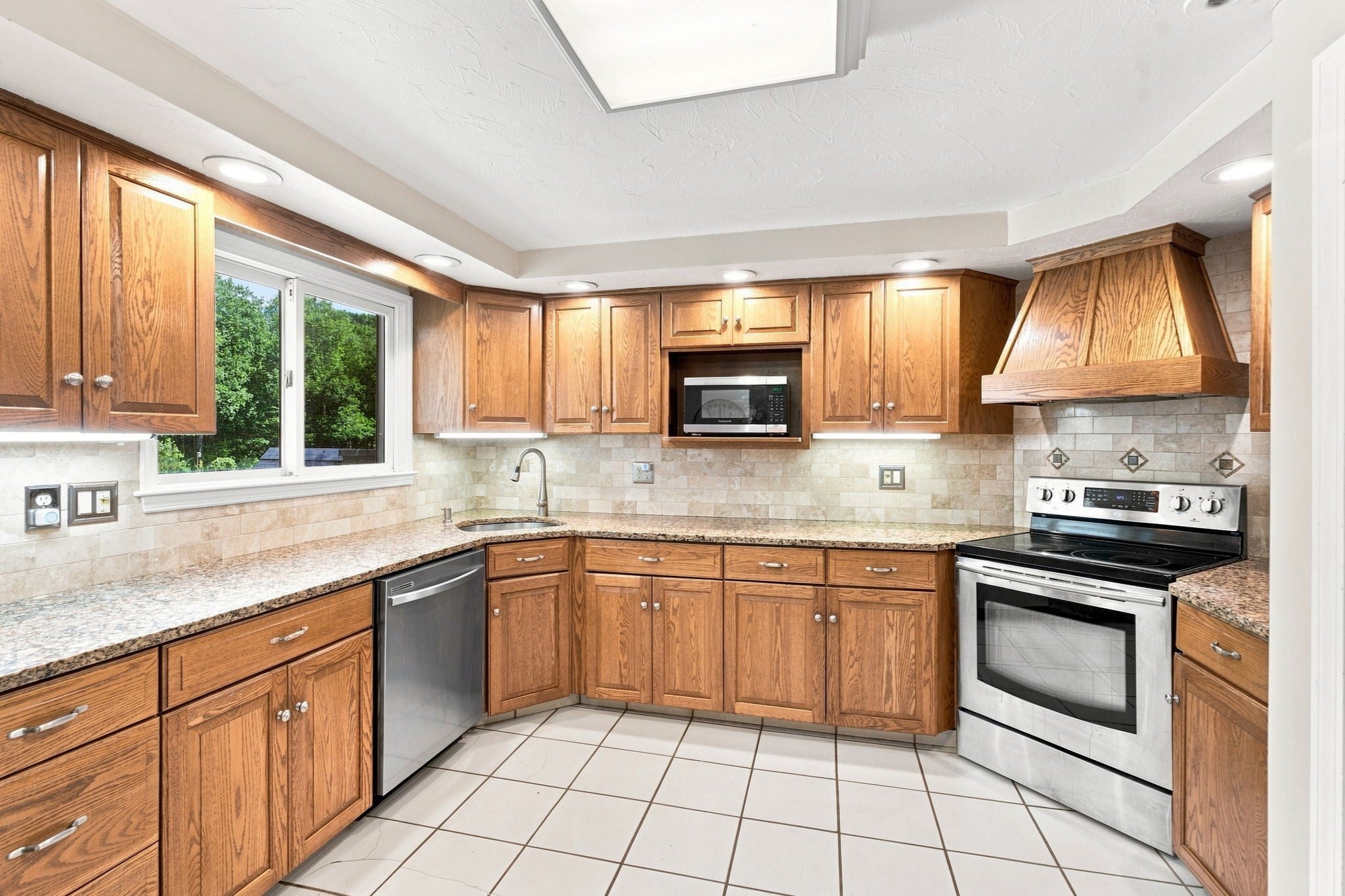 25 West St, Foxboro, MA, 25 West St, Foxboro, MA Photo #10