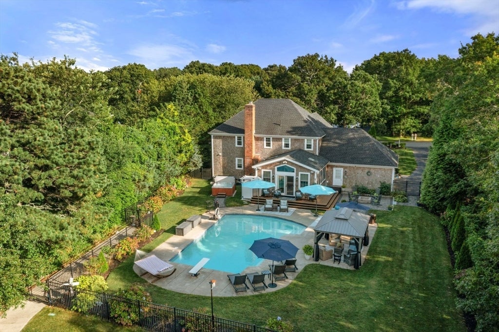 9 Fieldwood Drive