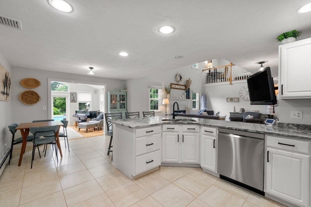 9 Fieldwood Drive, Bourne, MA Photo #20