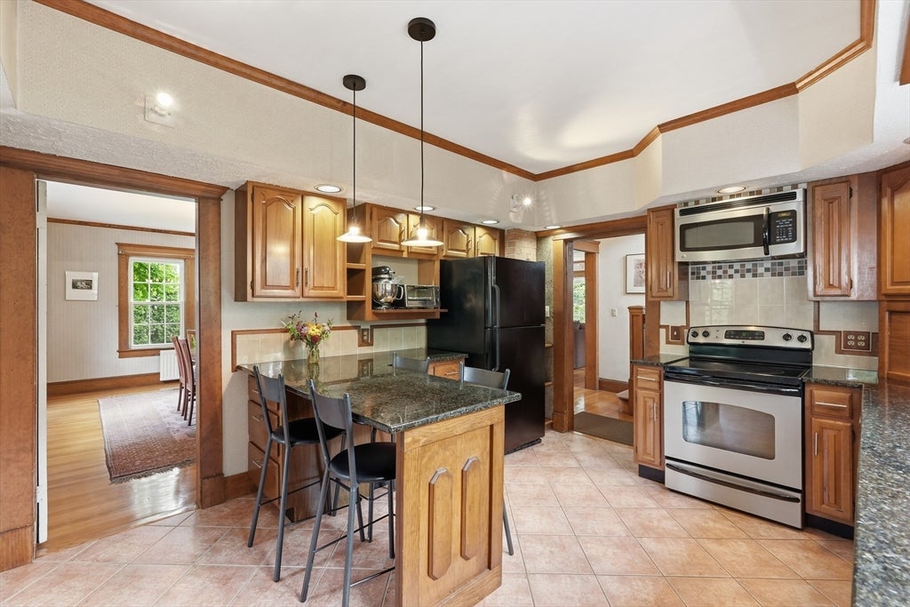3 Mckinley Ave, Easthampton, MA Photo #16
