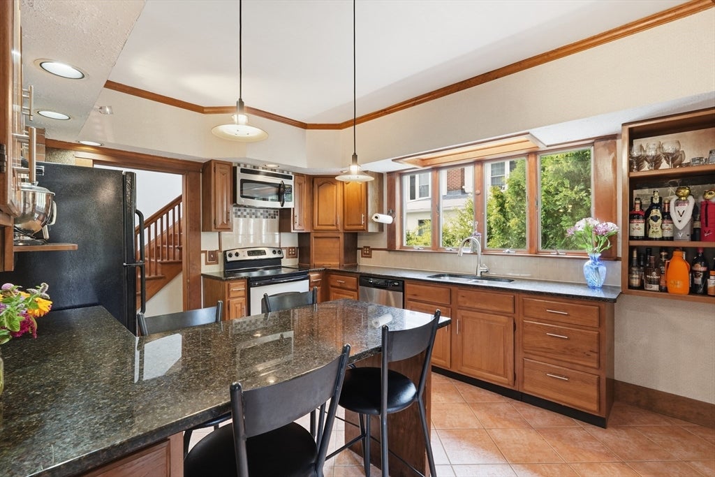 3 Mckinley Ave, Easthampton, MA Photo #17