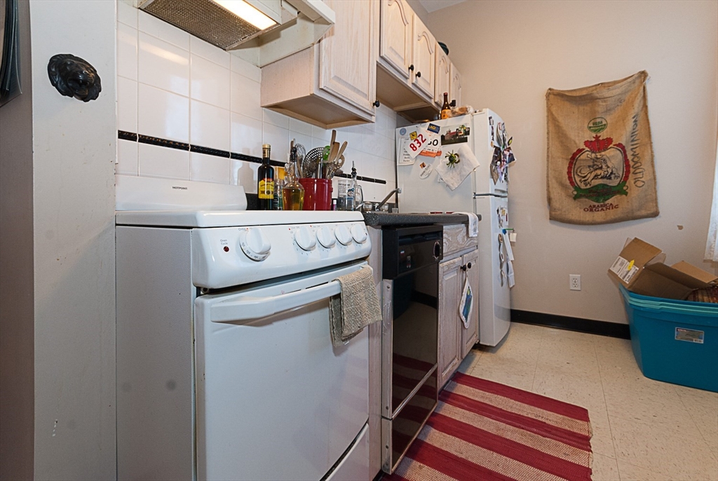 Photo 1 of 4 — 206 Chestnut Hill Ave 9, Boston, MA 02135