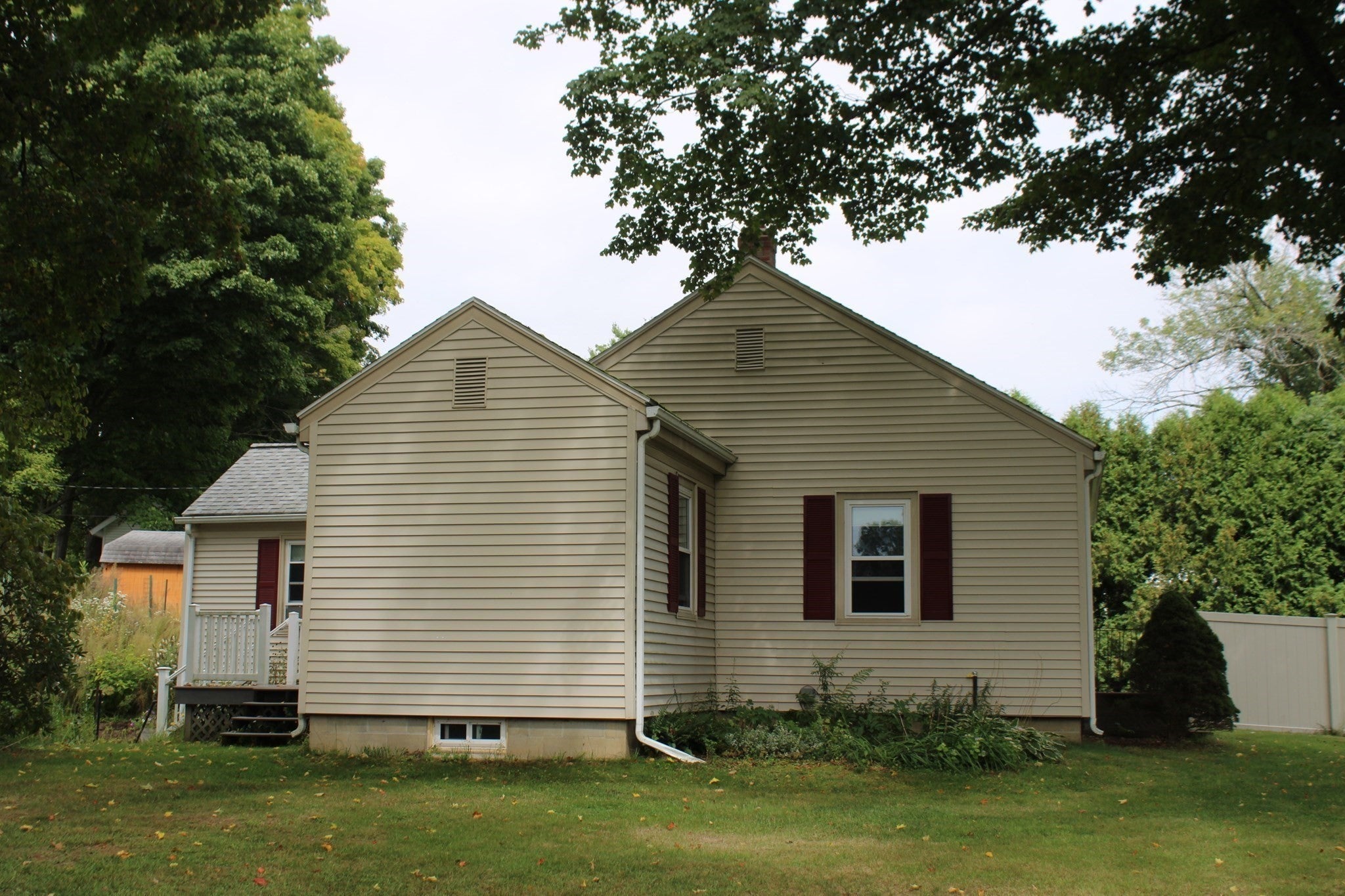 260 Conway Rd, Deerfield, MA Photo #3