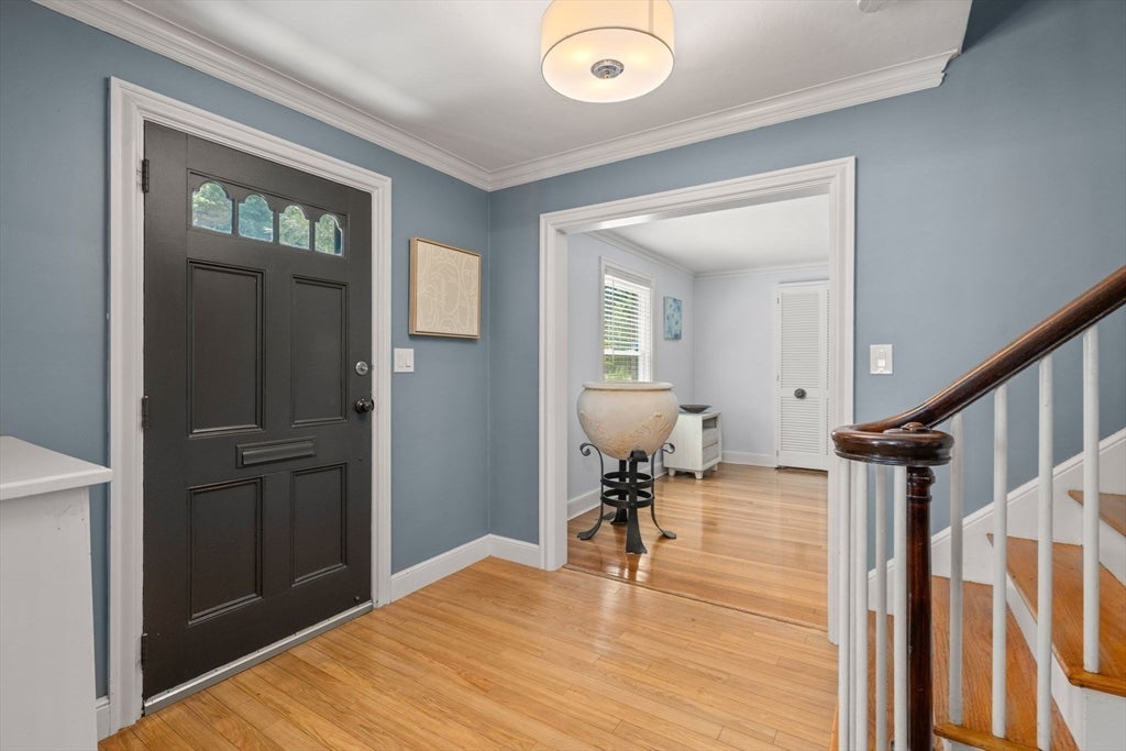 119 Newton Ave N
