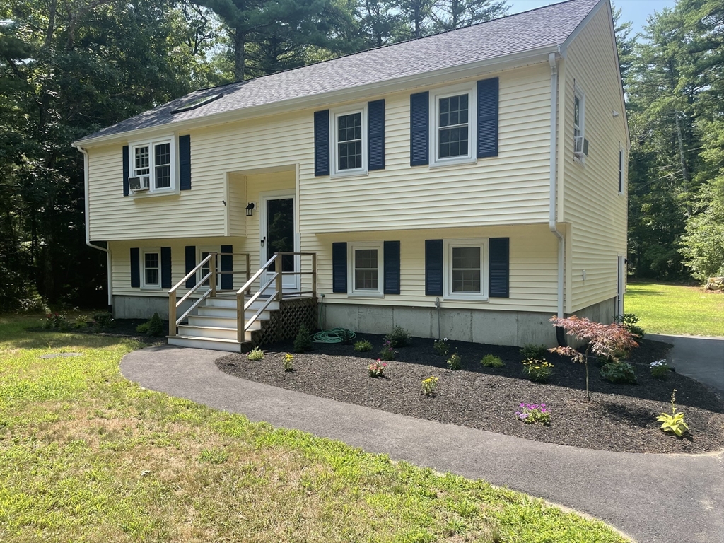 4 Indian Meadow Rd