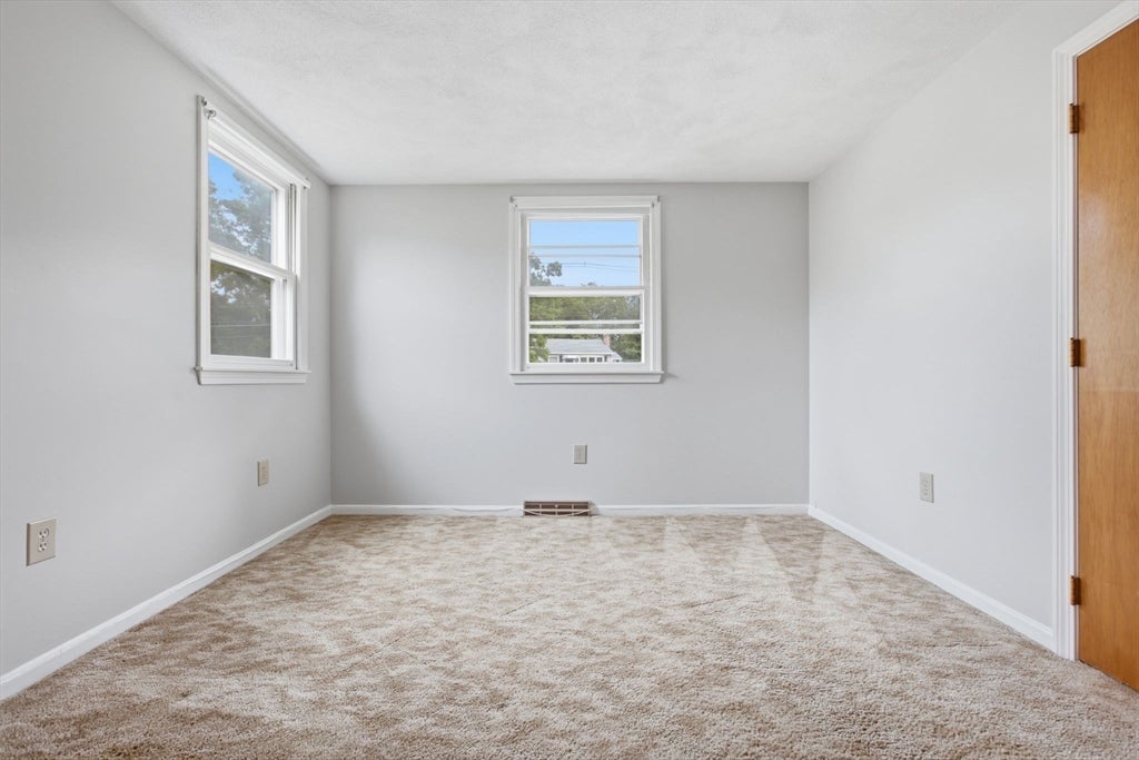 55 Peach Orchard Rd, Burlington, MA Photo #20