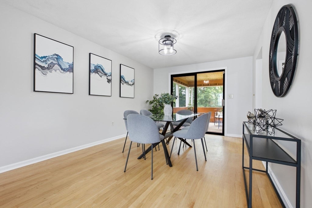 55 Peach Orchard Rd, Burlington, MA Photo #8