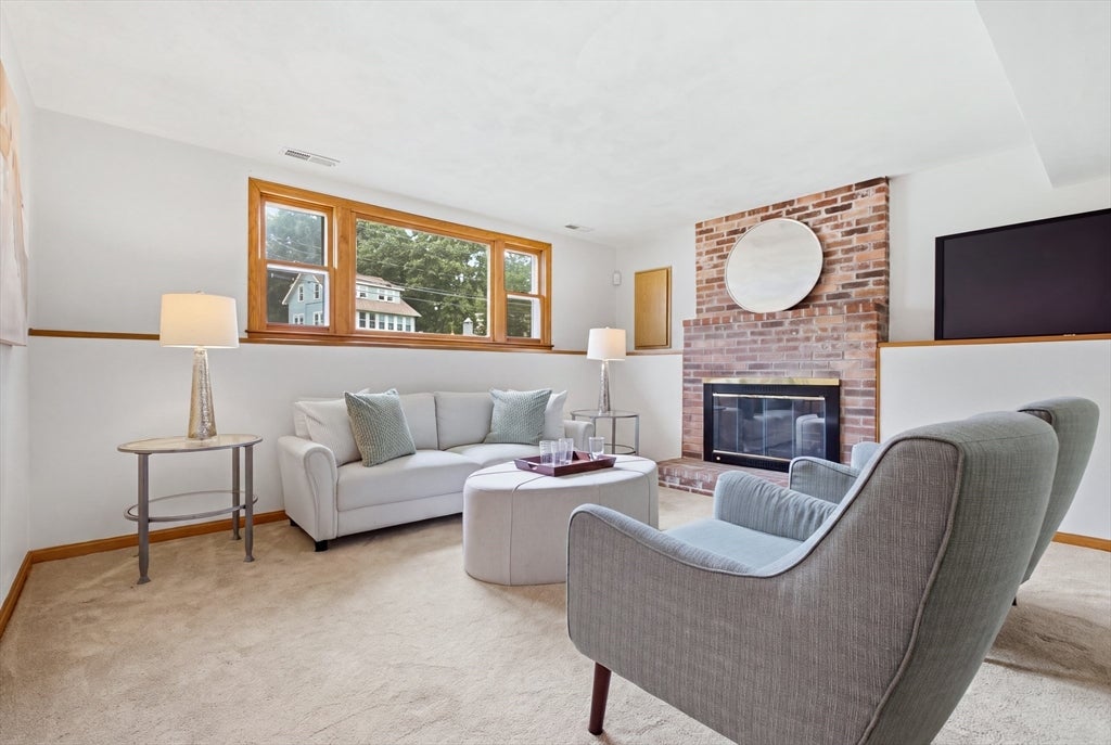 55 Peach Orchard Rd, Burlington, MA Photo #28