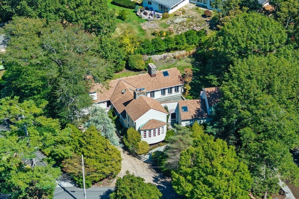 110 Galloupes Point Rd
