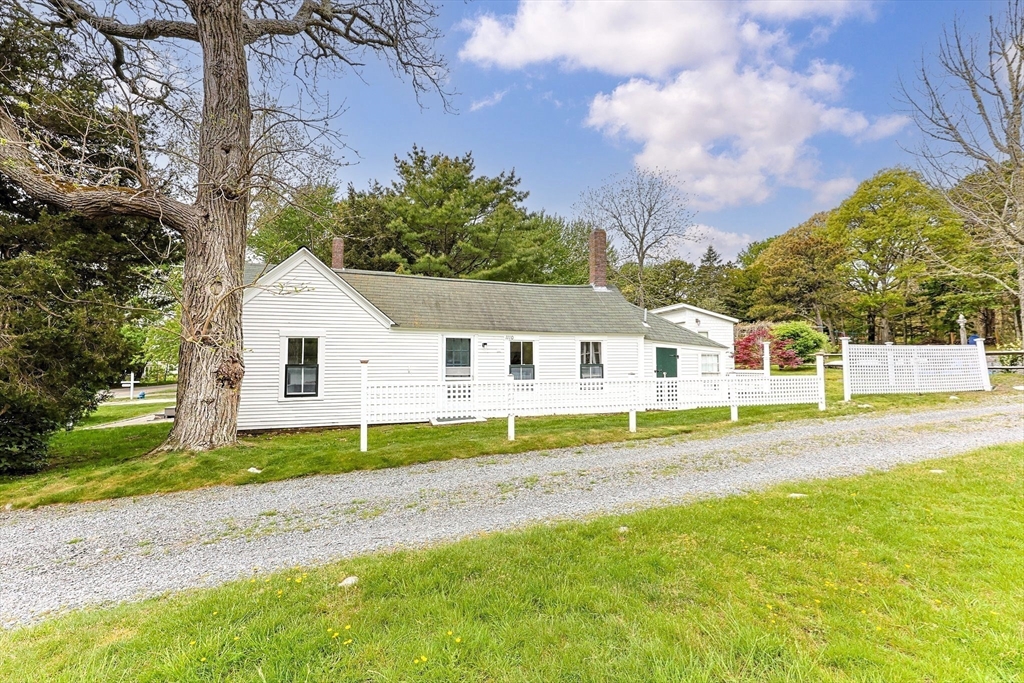 1110 Queen Anne Rd