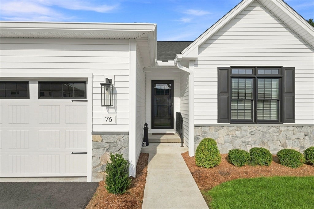 76 Villa Dr #76, Agawam, MA, 76 Villa Dr #76, Agawam, MA Photo #2