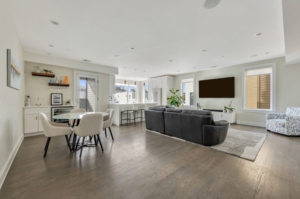 405 West First 303
