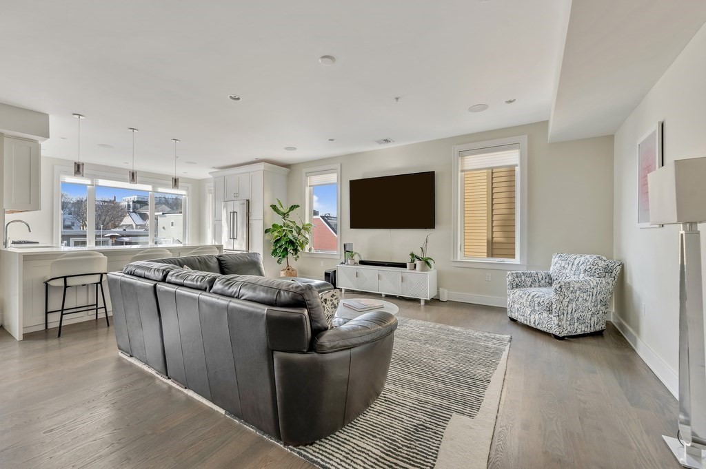 405 West First 303