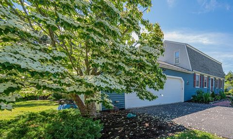 34 Rolling Hills Dr East Bridgewater MA 02333