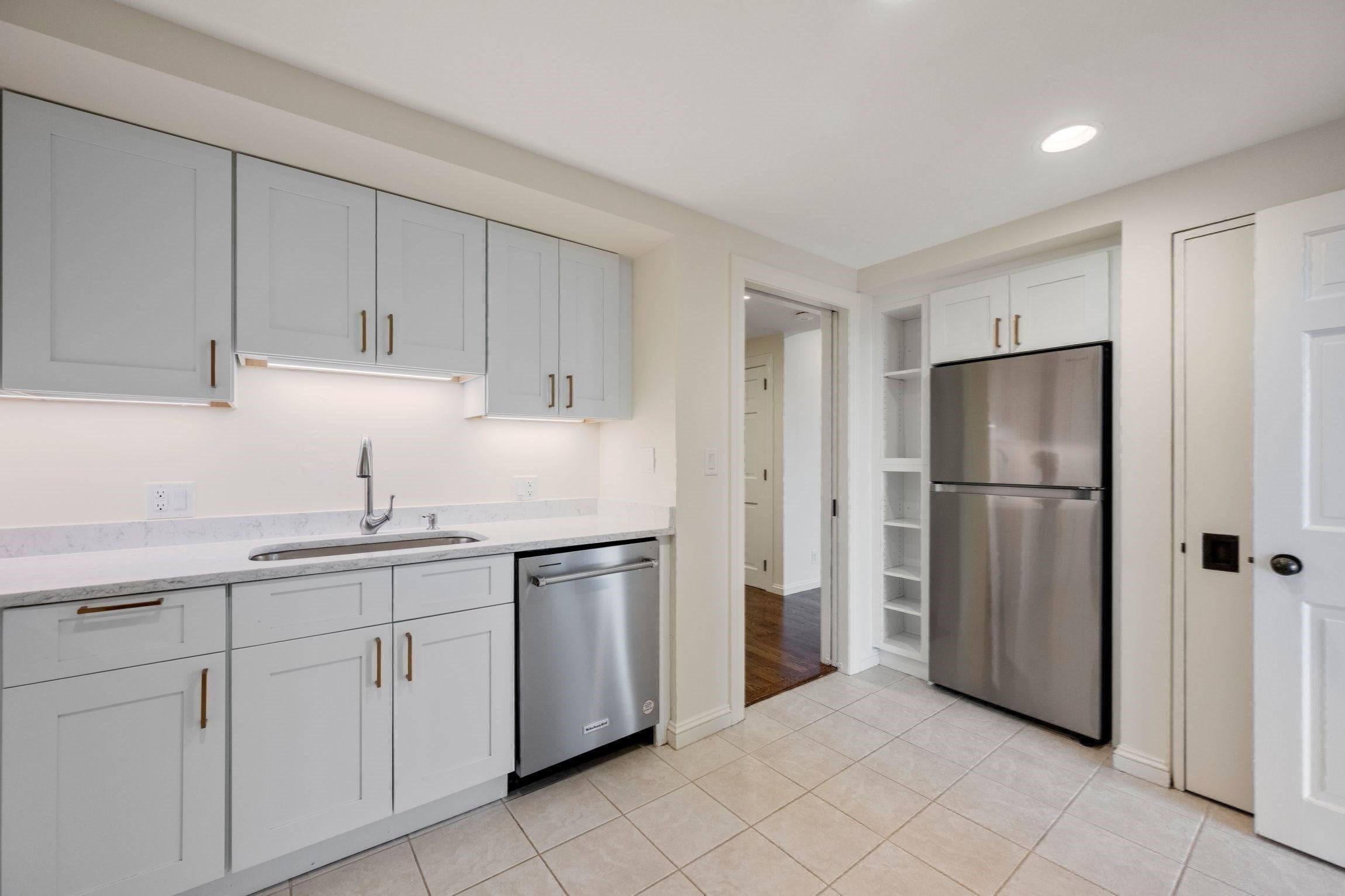 2 Commonwealth AVE #8G, Boston, MA Photo #24