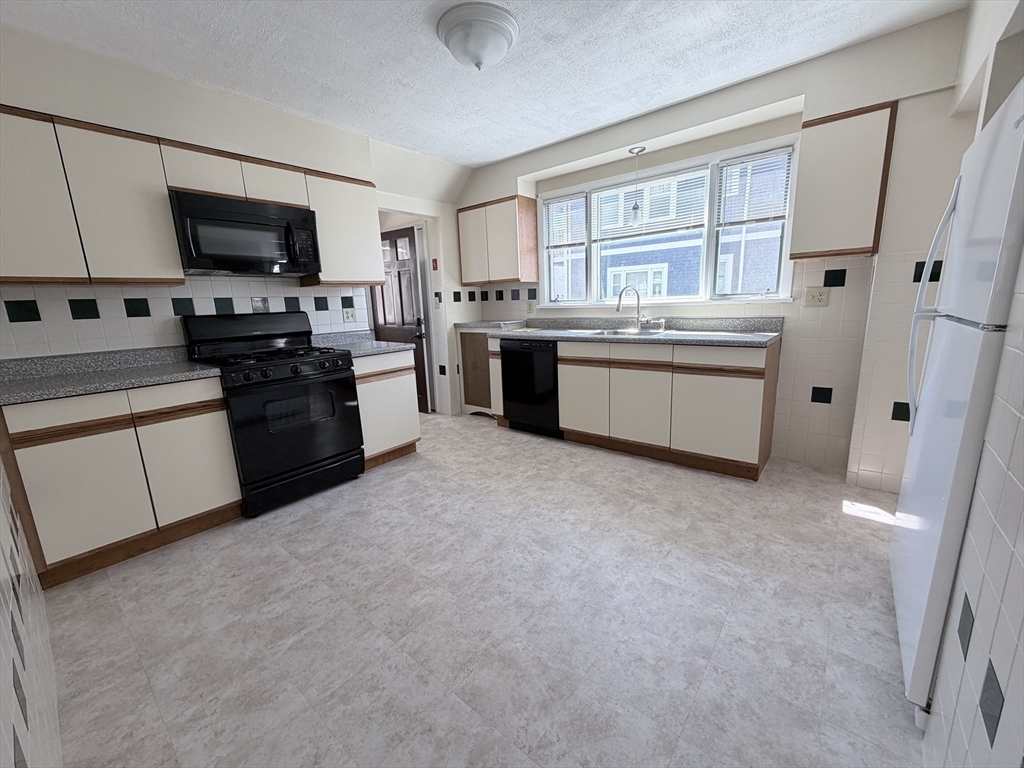 861 Fellsway 1