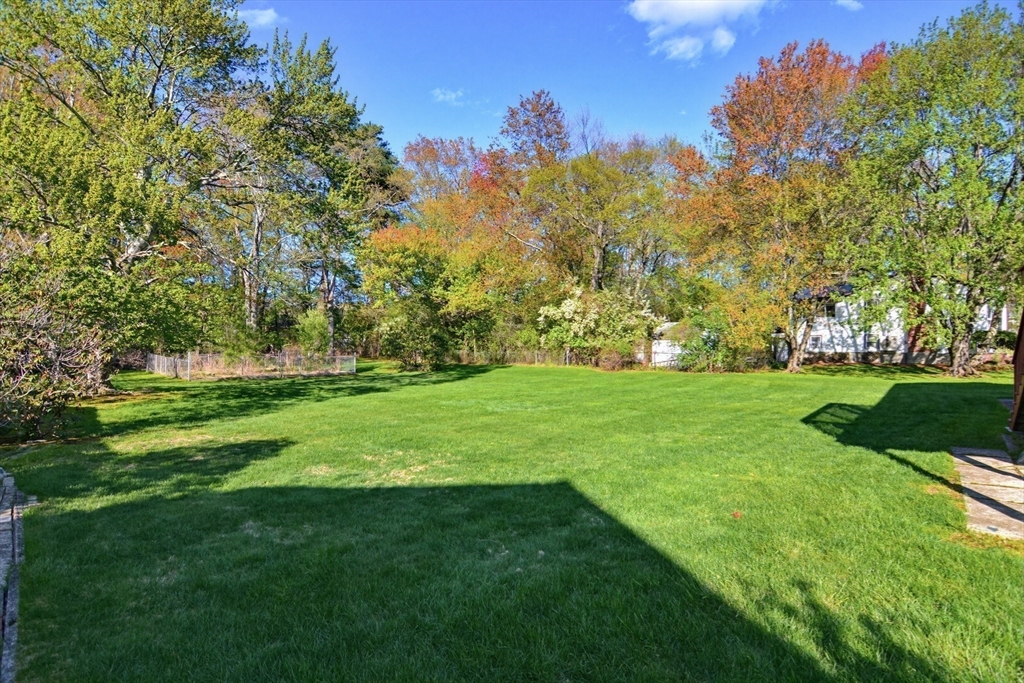 37 Cresthaven Drive, Burlington, MA Photo #20