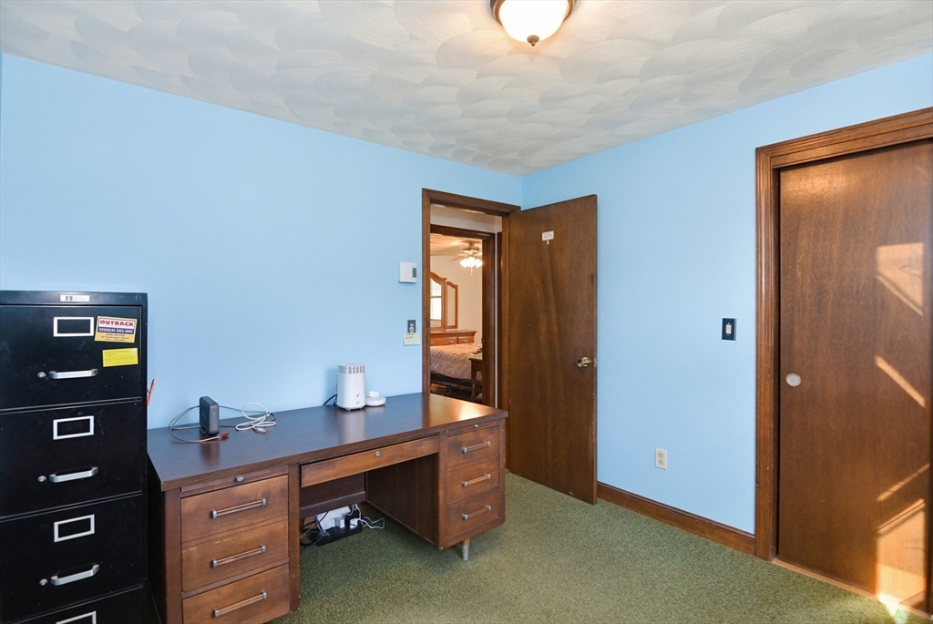 37 Cresthaven Drive, Burlington, MA Photo #15