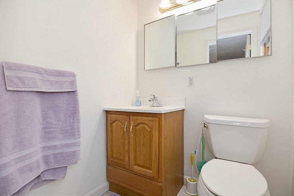 37 Cresthaven Drive, Burlington, MA Photo #14