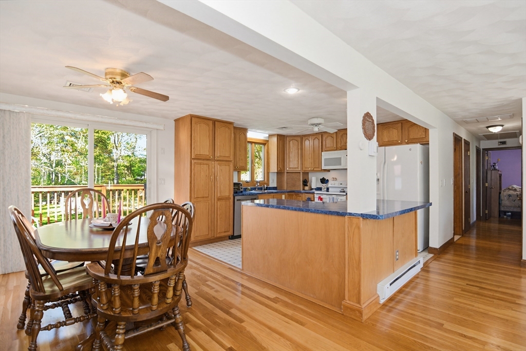 37 Cresthaven Drive, Burlington, MA Photo #5