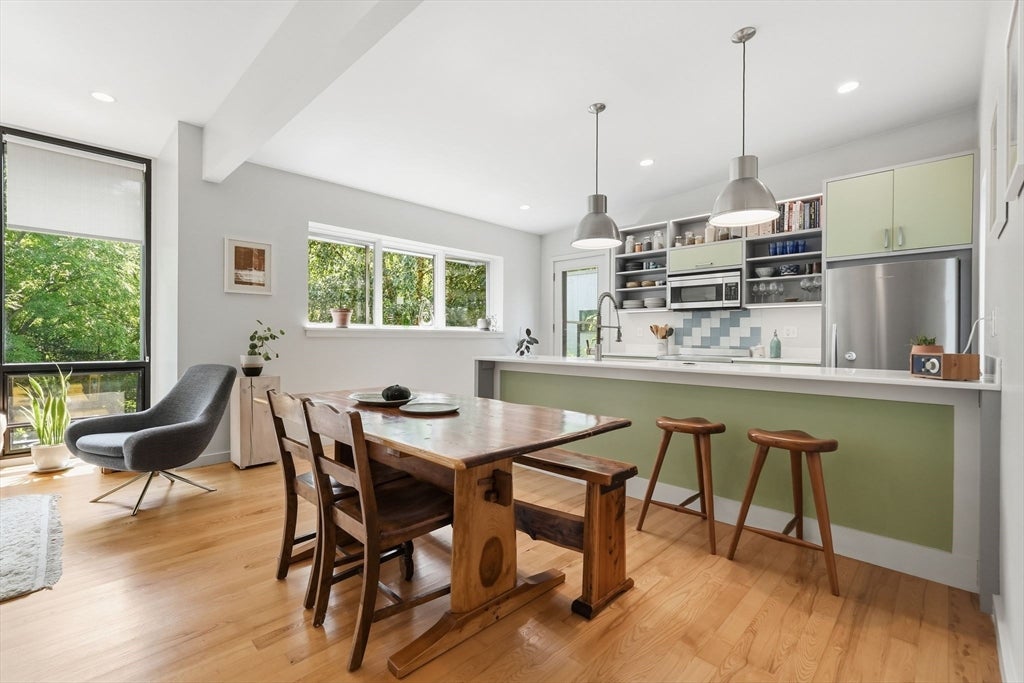 108 Grove St #B, Northampton, MA Photo #10