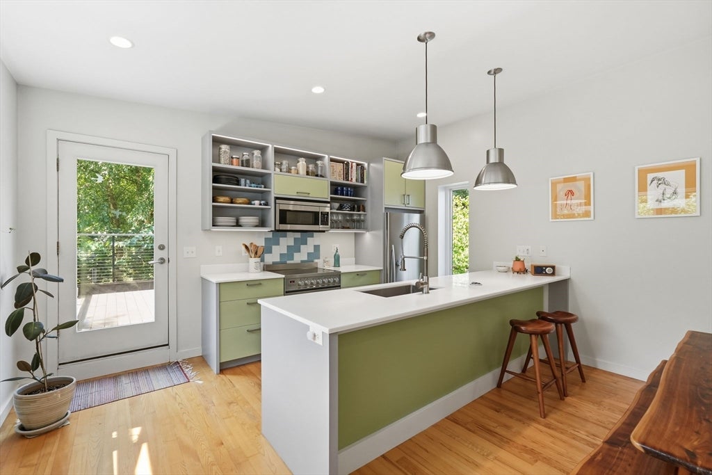 108 Grove St #B, Northampton, MA Photo #12