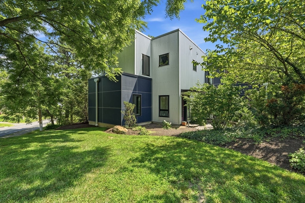 108 Grove St #B, Northampton, MA Photo #39