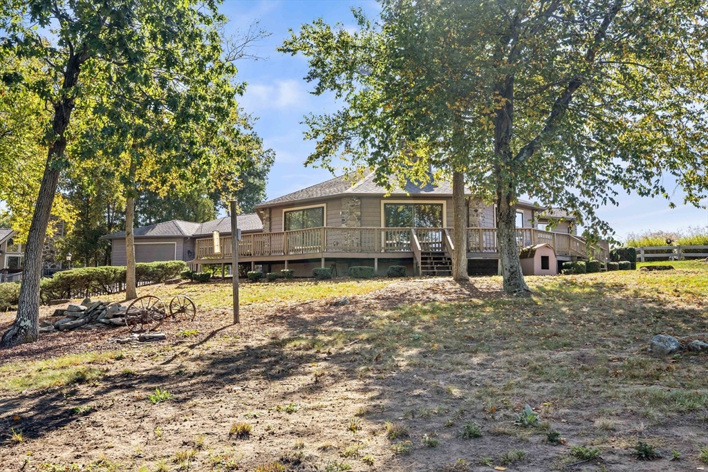 64 Dowds Ln