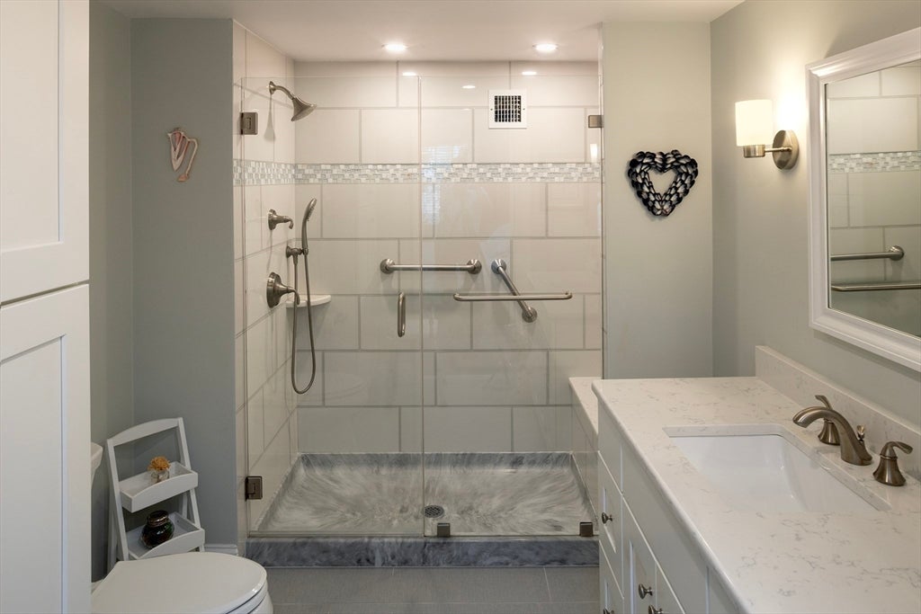 15 Park AVE #103, Hull, MA, 15 Park AVE #103, Hull, MA Photo #9