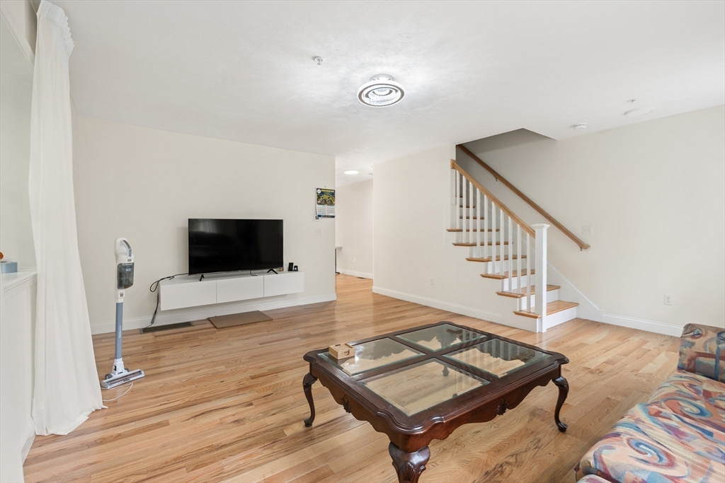 35 Fredonian St K