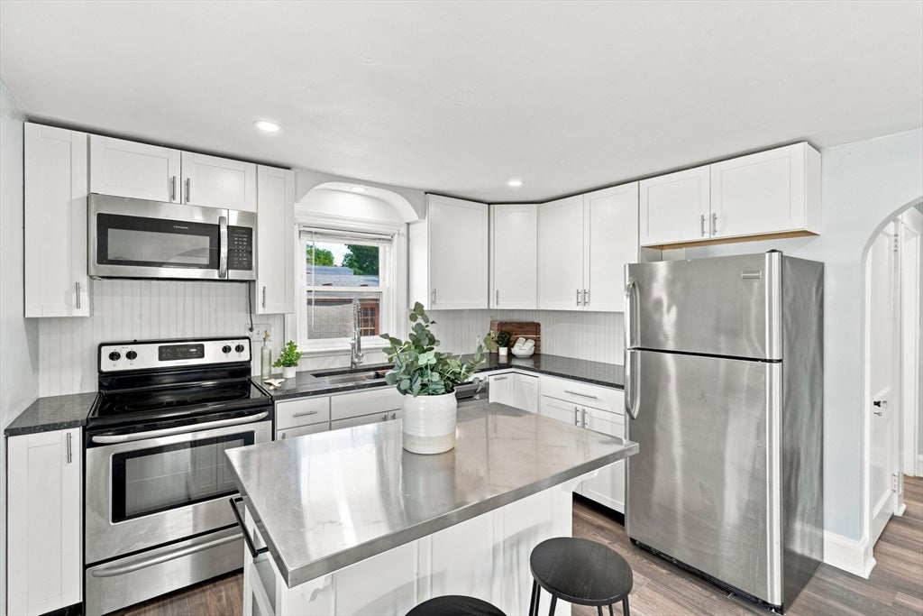 Photo of 337 Wilbur AVE, Swansea, MA