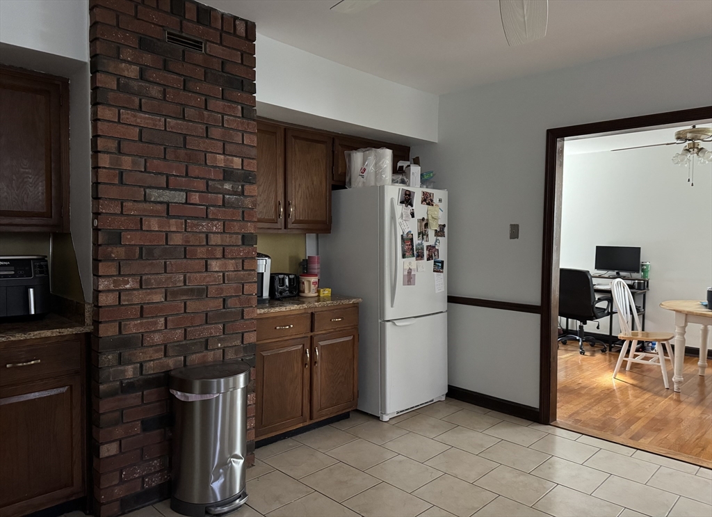320 Crescent St 320