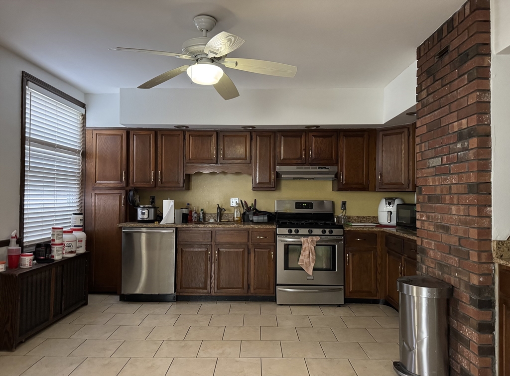 320 Crescent St 320