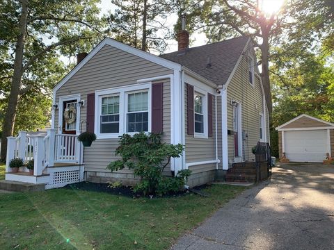 Photo of 317 Commonwealth Ave, New Bedford, MA 02740 (MLS # 73439260) Photo of 317 Commonwealth Ave, New Bedford, MA 02740 (MLS # 73439260)