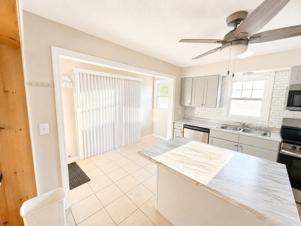 63 Prairie Ave, Swansea, MA, 63 Prairie Ave, Swansea, MA Photo #8