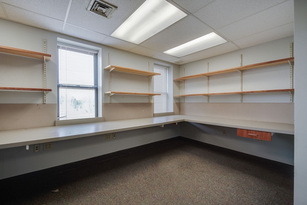 Springfield, Massachusetts 01103, United States, ,Residential,Active,76884