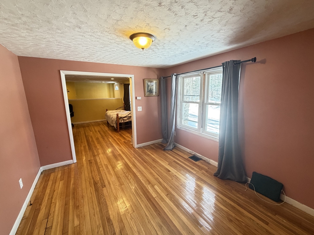 845 Stafford St, Leicester, MA Photo #4