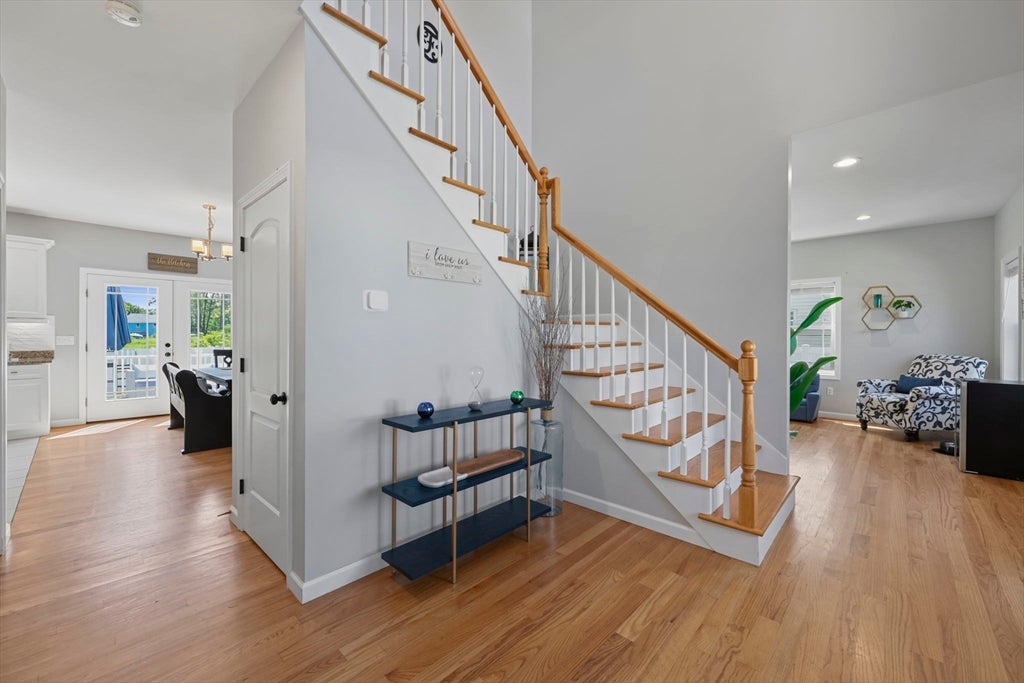 51 Elaine Cir, Springfield, MA Photo #18