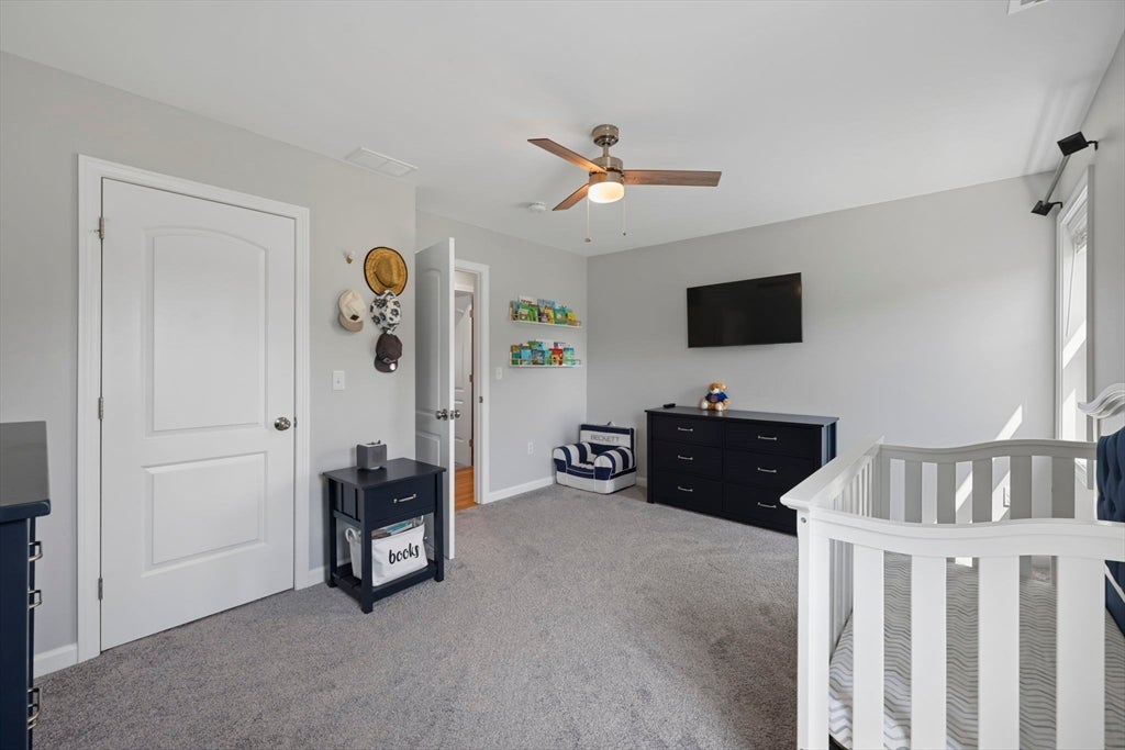 51 Elaine Cir, Springfield, MA Photo #17