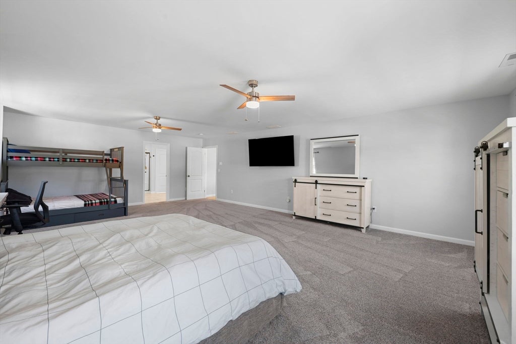 51 Elaine Cir, Springfield, MA Photo #8