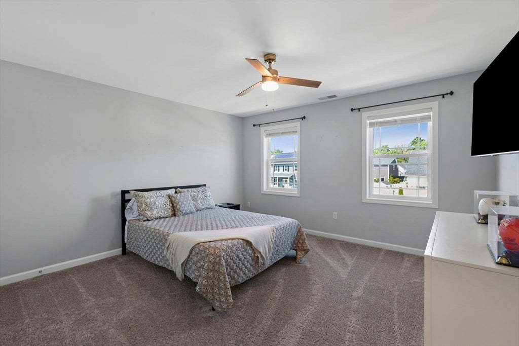 51 Elaine Cir, Springfield, MA Photo #14