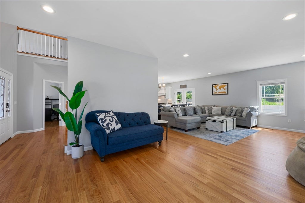 51 Elaine Cir, Springfield, MA Photo #26